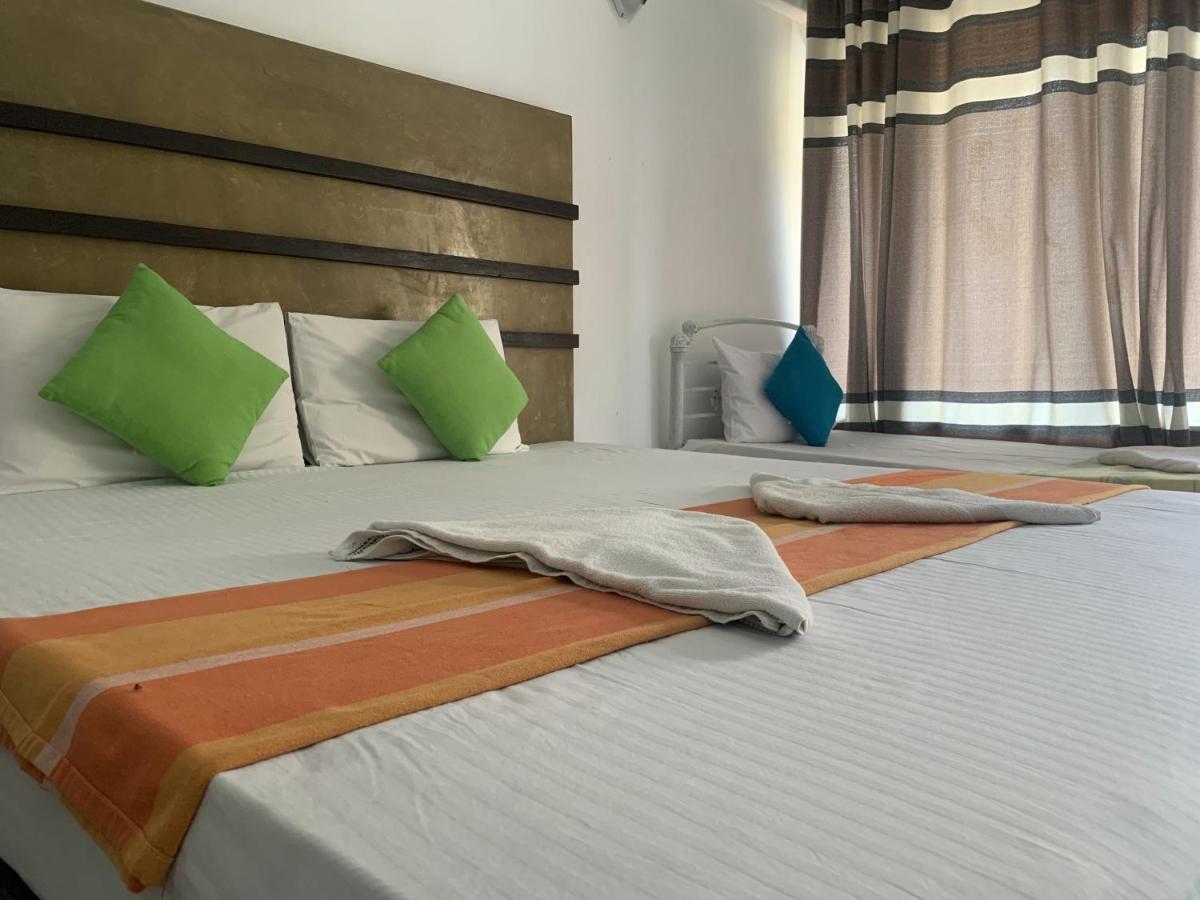 360 Beach Residence Негомбо Екстериор снимка