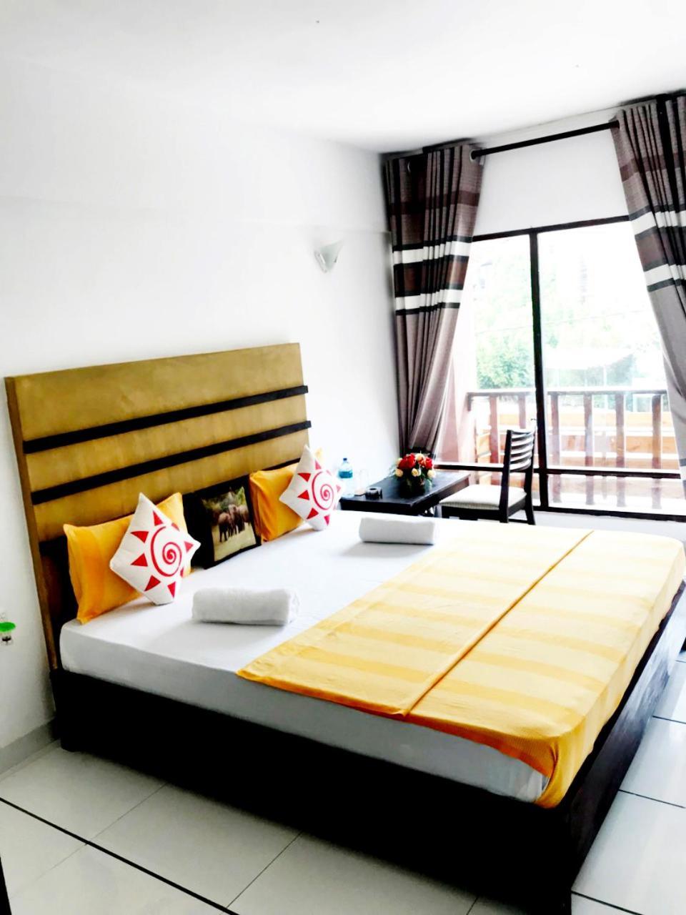 360 Beach Residence Негомбо Екстериор снимка